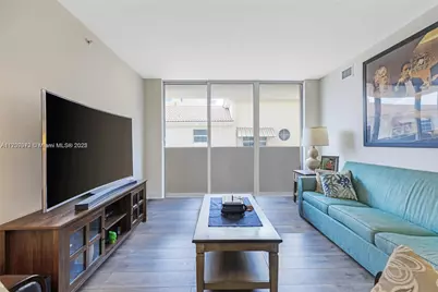 3232 SW 22nd Ter #301, Miami, FL 33145 - Photo 5
