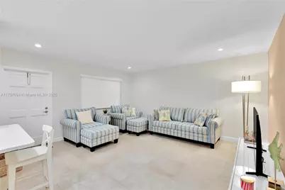 2340 NE 9th St #209, Fort Lauderdale, FL 33304 - Photo 5