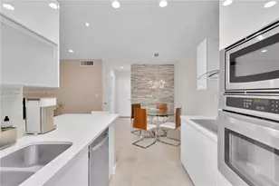 2340 NE 9th St, Fort Lauderdale, FL 33304 - Photo 9