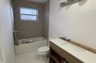 861 N Bel Air Dr, Plantation, FL 33317 - Photo 3