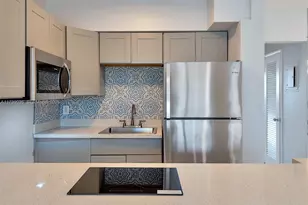 820 SW 11th Ave, Hallandale Beach, FL 33009 - Photo 5