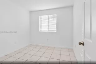 121 NE 55th St, Miami, FL 33137 - Photo 9