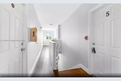 121 NE 55th St, Miami, FL 33137 - Photo 5