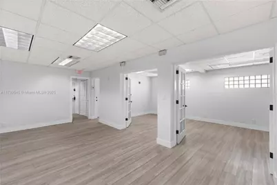 2550 S Dixie Hwy, Miami, FL 33133 - Photo 17