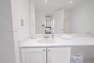 4001 S Ocean Dr, Hollywood, FL 33019 - Photo 23