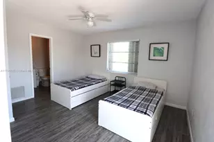 141 McArthur Pkwy, Pembroke Pines, FL 33024 - Photo 5