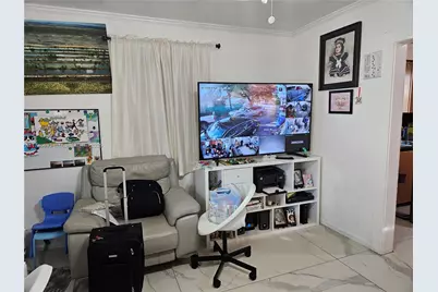 1260 NW 4th St, Miami, FL 33125 - Photo 7