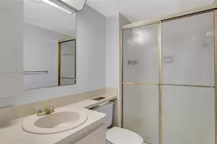 2801 NE 183rd St, Aventura, FL 33160 - Photo 25