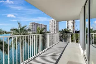 2801 NE 183rd St, Aventura, FL 33160 - Photo 43