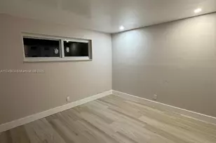 9200 N Hollybrook Lake Dr, Pembroke Pines, FL 33025 - Photo 17