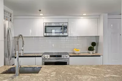 540 Brickell Key Dr #1519, Miami, FL 33131 - Photo 9