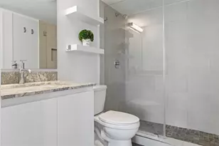 540 Brickell Key Dr, Miami, FL 33131 - Photo 21