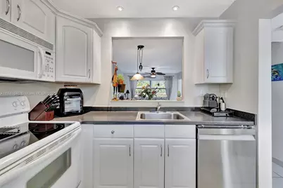 5131 W Oakland Park Blvd #108, Lauderdale Lakes, FL 33313 - Photo 9