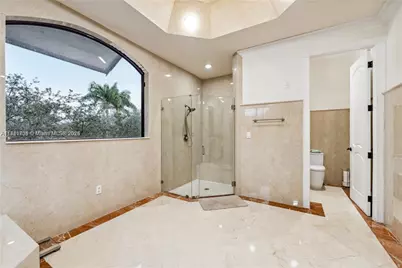 8200 NW 163rd St, Miami Lakes, FL 33016 - Photo 47