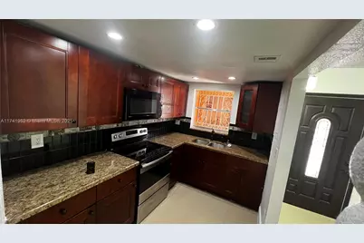 4372 W 11th Ln #30, Hialeah, FL 33012 - Photo 5