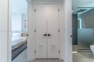 227 NE 2nd St, Miami, FL 33132 - Photo 13