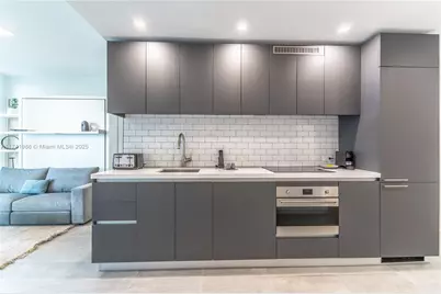 227 NE 2nd St #2610, Miami, FL 33132 - Photo 7
