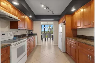 800 Parkview Dr, Hallandale Beach, FL 33009 - Photo 15