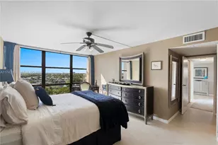 800 Parkview Dr, Hallandale Beach, FL 33009 - Photo 25