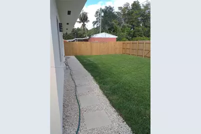 1819 NE 182nd St, North Miami Beach, FL 33162 - Photo 9