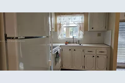 9380 Sunrise Lakes Blvd #103, Sunrise, FL 33322 - Photo 15