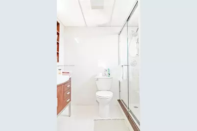 427 Golden Isles Dr #15J, Hallandale Beach, FL 33009 - Photo 17