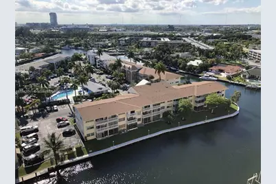 427 Golden Isles Dr #15J, Hallandale Beach, FL 33009 - Photo 3