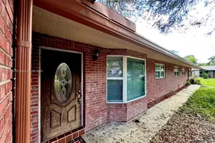 4728 SW 66th Terrace, Davie, FL 33314 - Photo 5