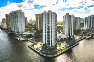 20515 E Country Club Dr, Aventura, FL 33180 - Photo 3