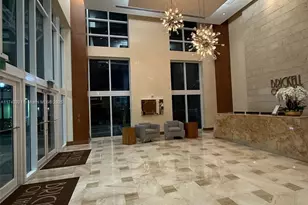 31 SE 5th St, Miami, FL 33131 - Photo 5