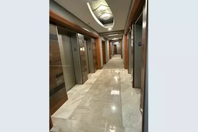 31 SE 5th St #3916, Miami, FL 33131 - Photo 9