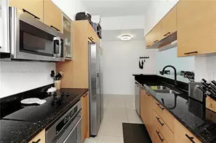 31 SE 5th St, Miami, FL 33131 - Photo 31