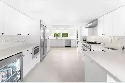 6655 Pinetree Ln, Miami Beach, FL 33141 - Photo 17