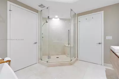 17301 Biscayne Blvd #2302, North Miami Beach, FL 33160 - Photo 47