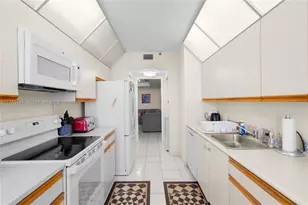 20281 E Country Club Dr, Aventura, FL 33180 - Photo 15