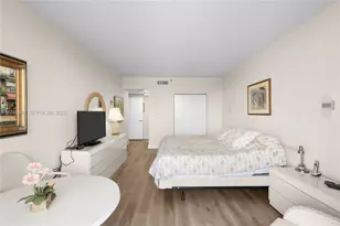 20281 E Country Club Dr, Aventura, FL 33180 - Photo 25