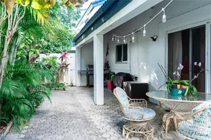 220 NE 211th St, Miami, FL 33179 - Photo 9