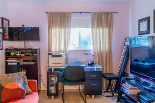 220 NE 211th St, Miami, FL 33179 - Photo 25