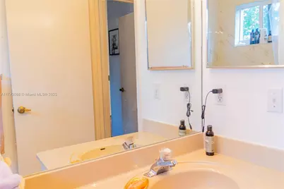 220 NE 211th St, Miami, FL 33179 - Photo 21