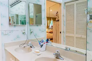 220 NE 211th St, Miami, FL 33179 - Photo 19