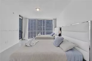 1750 N Bayshore Dr, Miami, FL 33132 - Photo 25