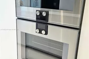 300 Biscayne Blvd Way, Miami, FL 33131 - Photo 17