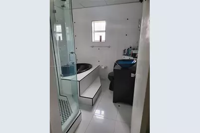 6771 NW 199th Ter, Hialeah, FL 33015 - Photo 15