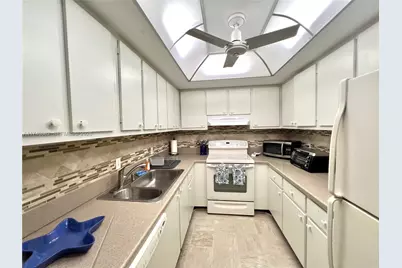 125 Ocean Ave #402, Palm Beach Shores, FL 33404 - Photo 3