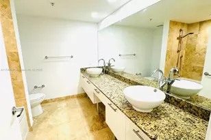 41 SE 5th St, Miami, FL 33131 - Photo 27