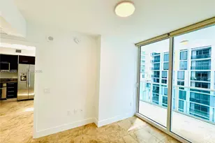 41 SE 5th St, Miami, FL 33131 - Photo 5