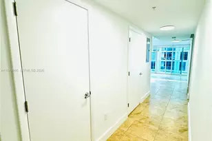 41 SE 5th St, Miami, FL 33131 - Photo 3