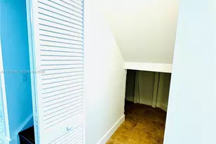 41 SE 5th St, Miami, FL 33131 - Photo 13