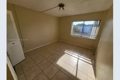 711 N Pine Island Rd #407, Plantation, FL 33324 - Photo 7