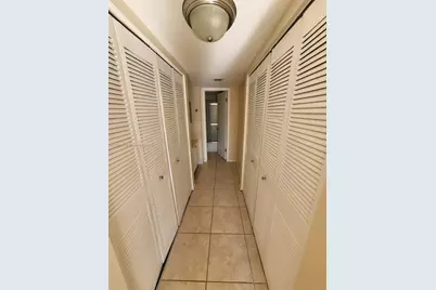 711 N Pine Island Rd #407, Plantation, FL 33324 - Photo 5